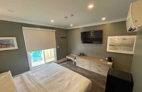 Grand Bend Apartment | Coastal Suites (Room 3) , Grand Bend