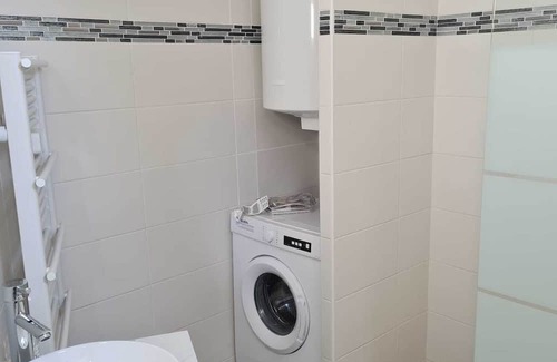 Les Puces de Saint-Ouen Apartment | Vrbo Property