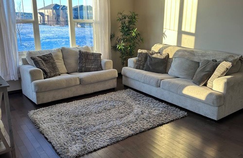 Panorama Hills House | Estate house for rent this summer and stampede! Fully furnished.