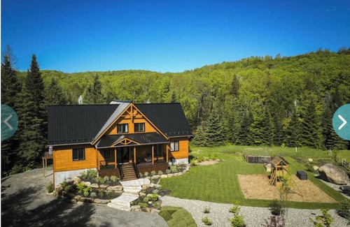 Sainte-Ann-des-Lacs Cottage | Lakeside Oasis: Perfect for Couples & Families! Private Dock, Kayaks, Ski Trails