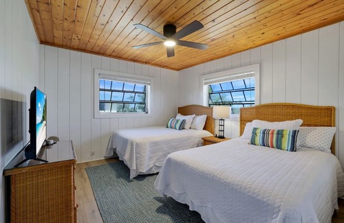 The Dunes House | Island Breeze Bungalow at The Dunes