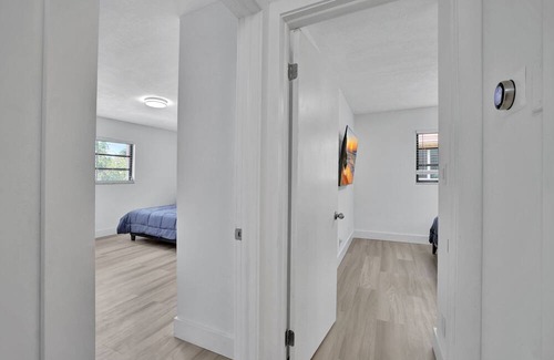 Tarpon River House | Sleek 2BR/2BA Home Near Downtown