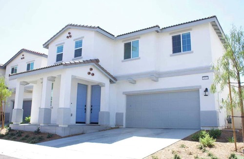 Moreno Valley House | Spacious 5B｜Gated Community｜ Perfect For Vacation&WFH&Insurance&Renovation#41535