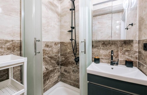 Sakarya Apartment | Central Flat Near Golden Horn and Bilgi University