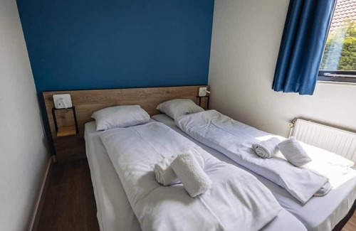 Ewijk Resort | Ferienhaus für Familien bis 6 Personen Direkt Neben Spielplatz und Einrichtungen