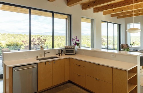 La Tierra House | Lovely contemporary home with expansive views