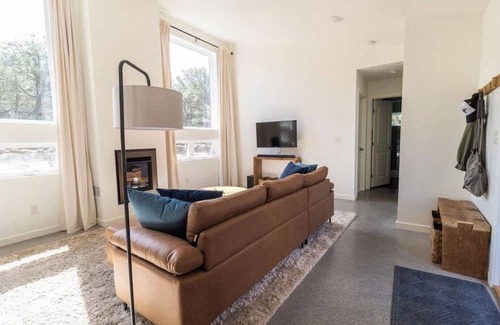 Baca Grande House | Stylish Mountain Retreat ~ lower suite