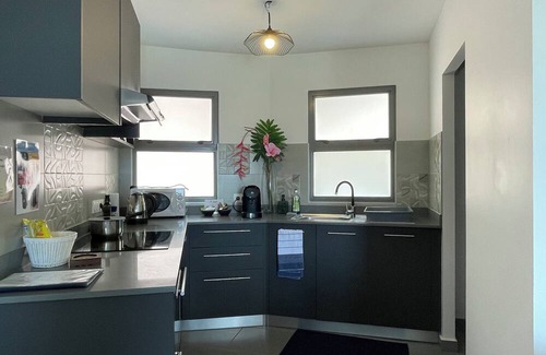 Faaa Apartment | PamataiSuitenMagnificent 1 bedroom apartment on the heights of Pamatai!