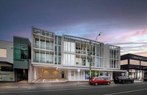 Brighton Apartment | Brighton's Best in a Bright Nest