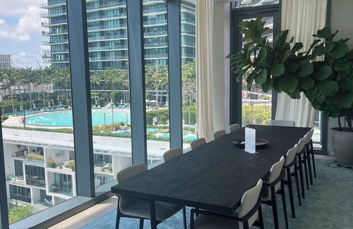 Edgewater Condo | Furnished 4 bed, 5.5 bath waterfront penthouse with stunning 50th floor views.