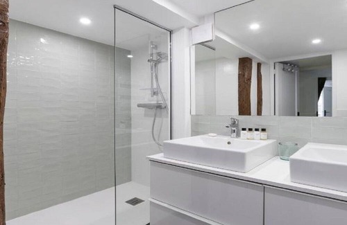 Vivienne Apartment | Jardin des Tuileries -luxury living in the Paris 1st arrondissement