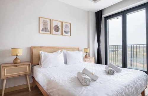 Basaksehir Apartment | Fern - Stunning 1BR Condo w Terrace View & Parking