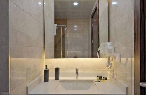 Basaksehir Apartment | Willow - Cozy 1BR Apt w/ Free Parking & Gym