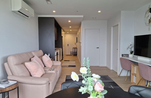 Duffy Apartment | Connected Elegance - A two bedroom double bathroom gem!