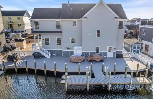 Bayville House | Exclusive Waterfront Rental with Complimentary three Jet Ski Ultimate Summer Fun