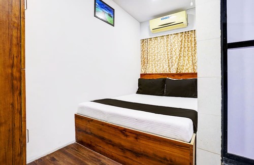 Kalina Hotel | OYO Hotel Metro House