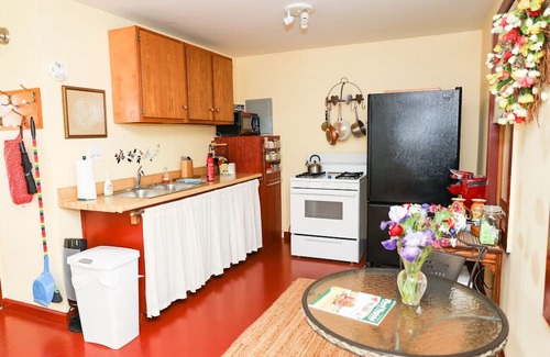 Burks Fork Cottage | New! Joy Cottage - the perfect place for romance, by Buffalo Mtn Getaway