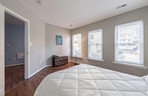 Navy Yard House | LUX Entire Home in DC 3-Bedrooms