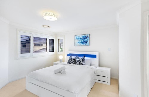 Sunnybank Hills House | Spacious Comfy 5 Bedroom Home near Sunnybank