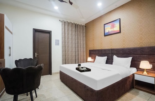 Ludhiana Hotel | OYO Blue Stone Residency