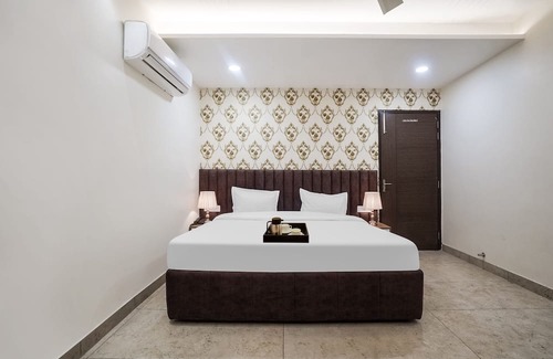 Ludhiana Hotel | OYO Blue Stone Residency