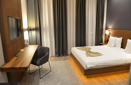 Vrnjacka Banja Hotel | Vila Emilia