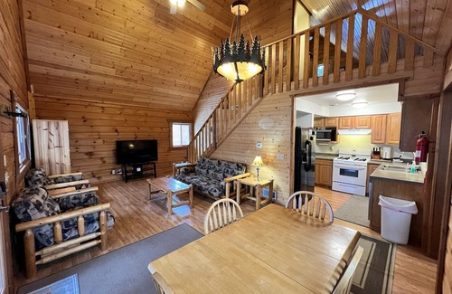 Warrens Cabin | Cozy Cabin. Great yard for fires or grilling! Bring the whole family!