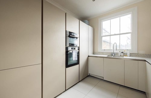 Redcliffe Apartment | Light-filled Chelsea Duplex