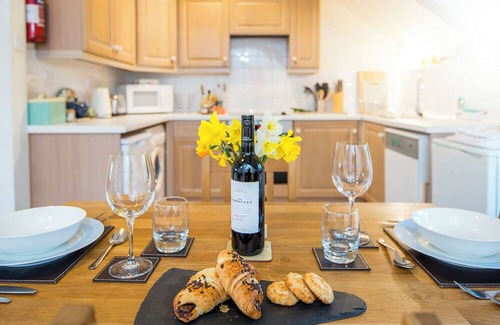 Pembroke Cottage | The Old Dairy Loft, Holiday Cottage West Orielton, Nr Bosherston, Sleeps 2, 1 bedrooms, bathrooms