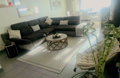 Adamville House | Charming quiet town house
