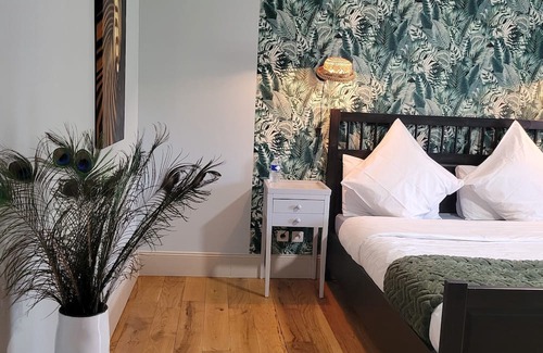 Bruniquel House | Le Flacon de la Verrouille Bed & Breakfast Chambre Sauvage