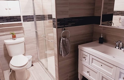 Scott City House | Guest House