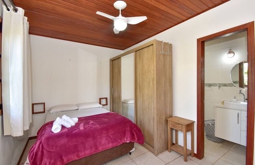 Sao Joao do Rio Vermelho House | Home Office with Tranquility and Comfort N1804