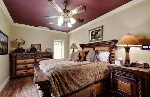 Fredericksburg House | Headwaters Lodge-Firepit-Scenic Views