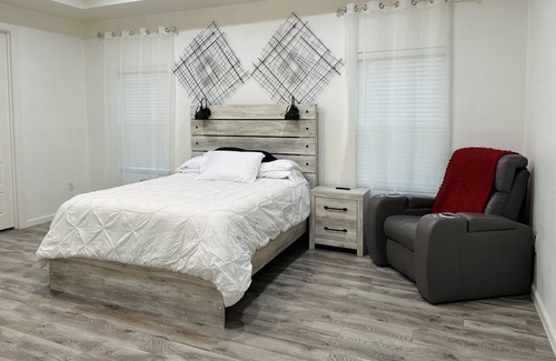 Brownsville Cabin | Entire New Home in Brownsville