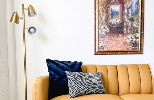 Corryville Apartment | Sleepover: Luxurious 1BD/1BA + Gym - Cincinnati