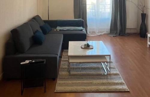 Quartier Chorier-Berriat Apartment | Le Filmophile Spacieux Avec 2 Balcons et Garage Privé