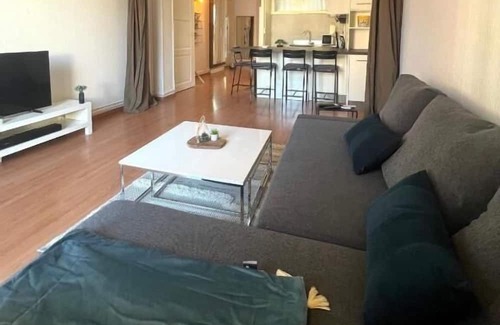 Quartier Chorier-Berriat Apartment | Le Filmophile Spacieux Avec 2 Balcons et Garage Privé