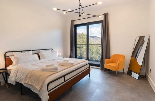 Lake Lure House | Rumbling Bald Lux-Golf Cart-HotTub,ColdPlnge-Games