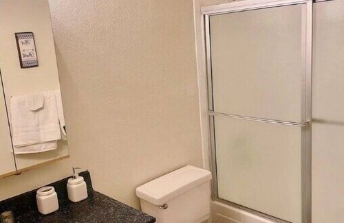 Winchester Apartment | Modern 1BR near Strip
