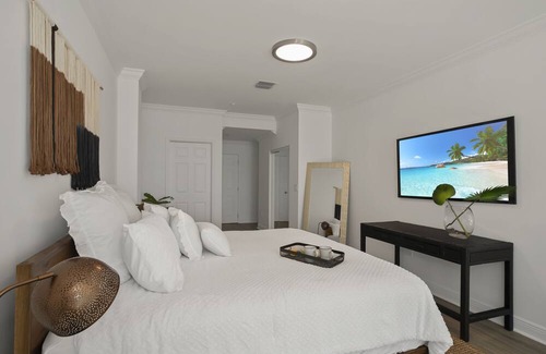 Mid Beach Apartment | 2 bedroom accommodation in Miami Beach