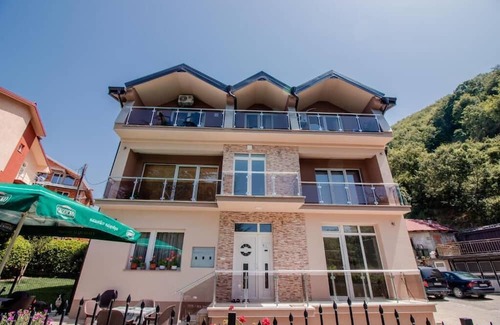 Ohrid Villa | Deluxe Double Room with Side lake View