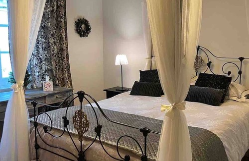 Fontevraud-l'Abbaye House | Charming 2-bedroom house nestled in the heart of a picturesque French village