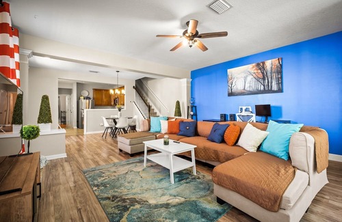 Southside House | Comfy House Close to Beach & Hospitals!