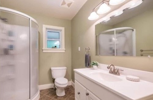 Kearney House | RETREAT WATERFRONT GETAWAY IN KEARNEY