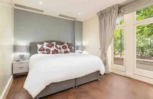 Little Venice Apartment | Elegant 3BR Retreat in Maida Vale PAID Parking