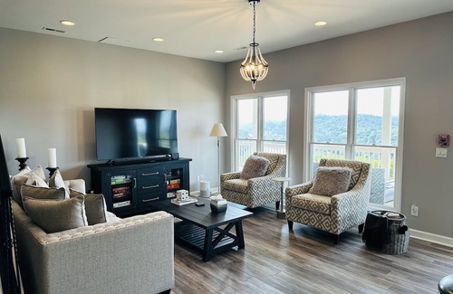 Goldbond Bed & Breakfast | Lilly Valley Inn