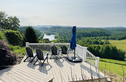 Goldbond Bed & Breakfast | Lilly Valley Inn
