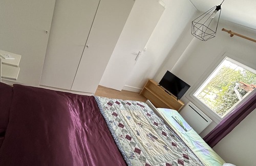 Saint-Ambreuil Apartment | Joli Appartement