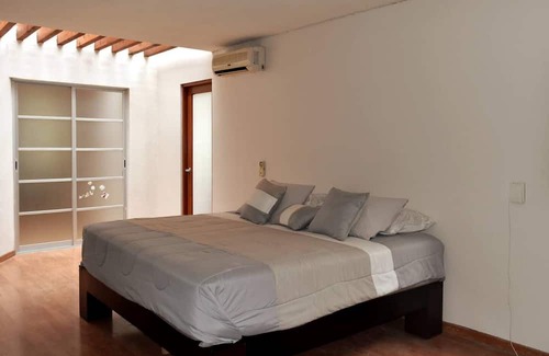 San Luis Potosi House | Casa Valentín, muy Amplia, con Área de Jardín